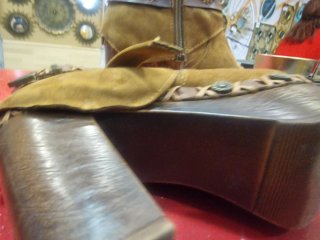 Botines de Ante Marrones con Detalles