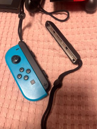 Nintendo Switch con Joy-Con Azul y Rojo