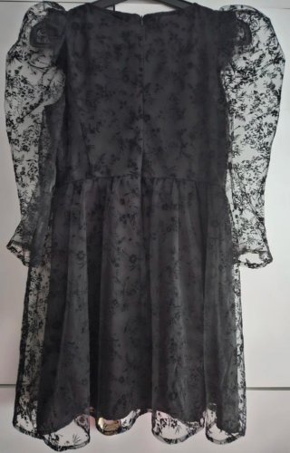 Vestido negro Zara encaje floral manga abullonada