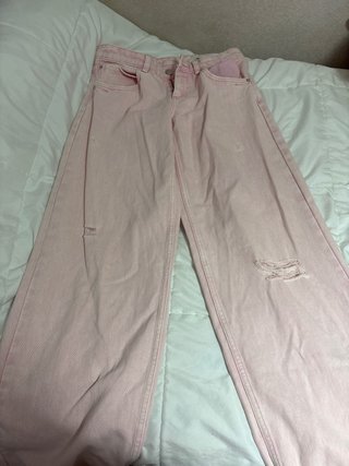 Pantalones anchos rosas rasgados