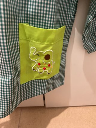 Bata escolar cuadros verde 3 años