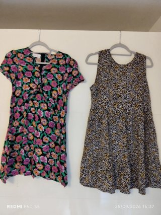 Lote de 2 vestidos cortos estampados