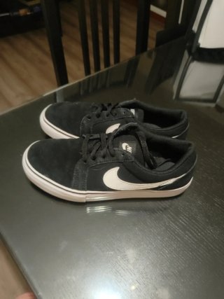 Zapatillas Nike Negras y Blancas