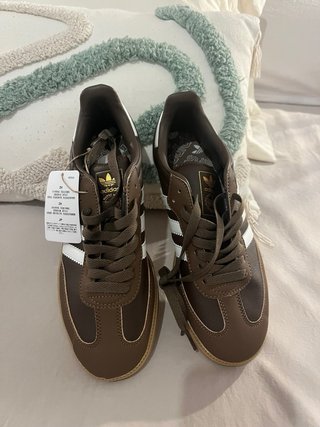 Zapatillas tipo Adidas Marrones Talla 39