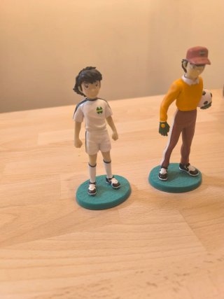 Figuras Oliver Atom y Benji Price