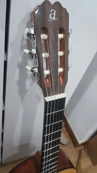 Set Guitarra Clásica + Funda + Apoya pies