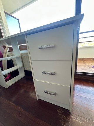 Escritorio Blanco con Cajones ( Rieles arreglar)