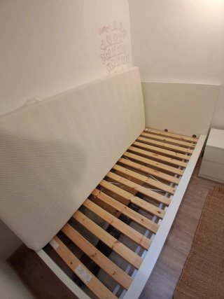 Cama Individual con Mesilla y Colchón