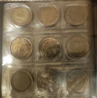 Monedas de 2 euros españolas. Se cambian.