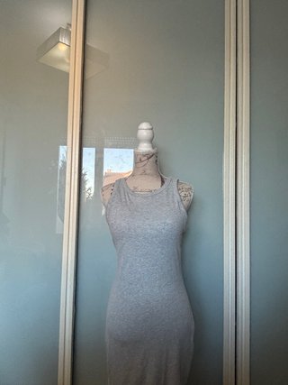 Vestido gris ajustado