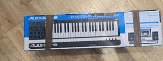 Teclado Controlador USB-MIDI Alesis 49 Teclas
