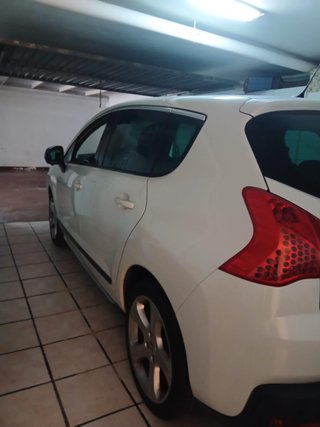 Peugeot 3008 2011