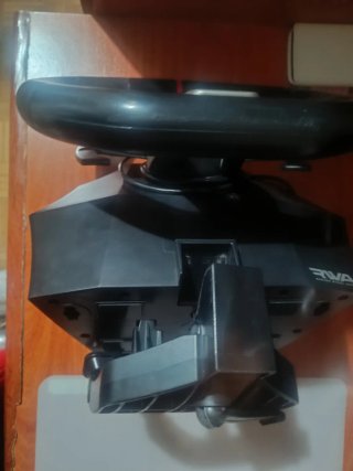 Volante Logitech PS4/PS3 con Pedales