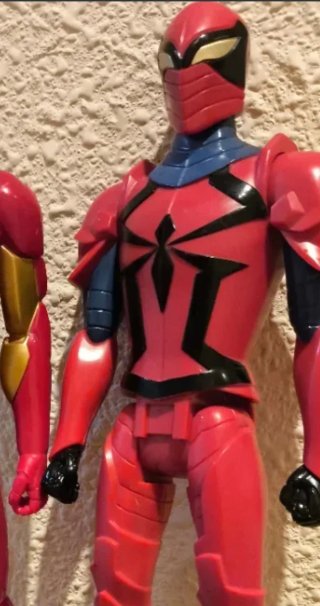 2 Figuras Marvel SPIDER KNIGHT Y IRONMAN