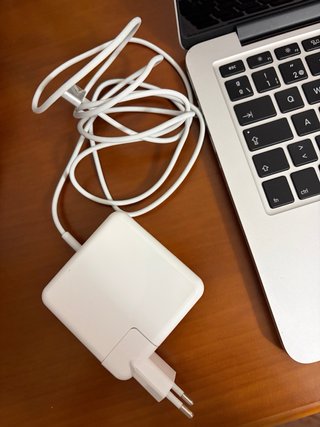 MacBook Pro 13 Plata con Cargador