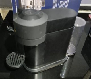Cafetera Nespresso Vertuo Negra