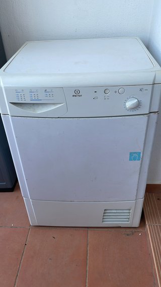 Secadora Indesit IS70C