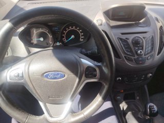 Ford Tourneo Courier 2015