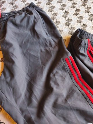 Pantalón de Chándal Adidas Gris y Rojo