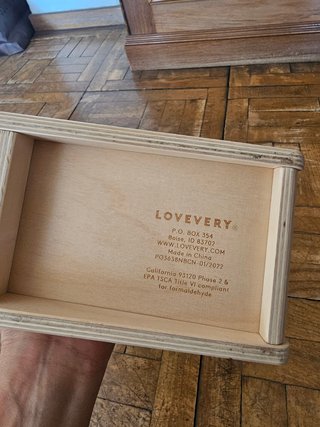 Caja de tapa deslizante Lovevery. Impecable