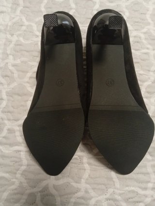 Elegantes botines negros tacón fino