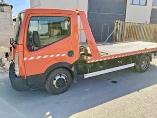 Grua portacoches Nissan Cabstar