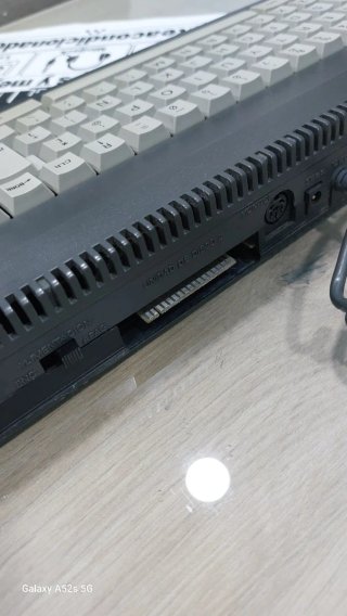 Amstrad CPC 6128 recuperado Bluetooth Luz PLAY