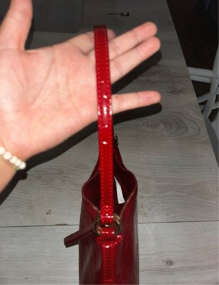 Borsa rossa effetto coccodrillo