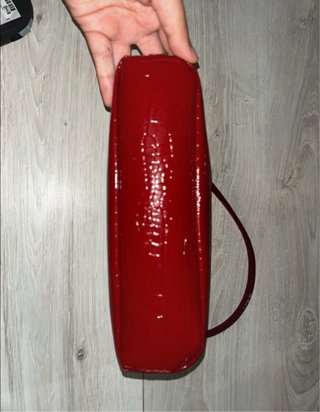 Borsa rossa effetto coccodrillo