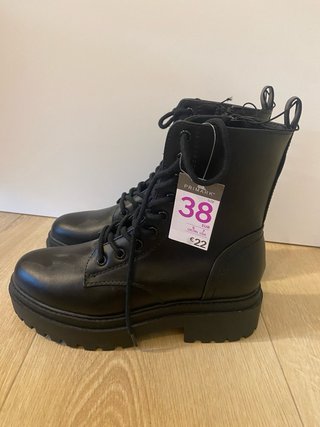 Botas Negras Primark