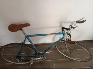 Urge vender bicicleta de carretera por mudanza