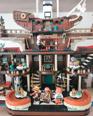 RESTAURANTE FLOTANTE BARATIE ONE PIECE