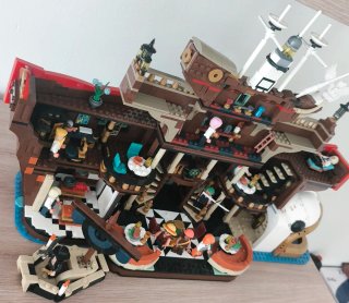 RESTAURANTE FLOTANTE BARATIE ONE PIECE