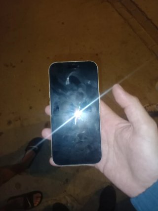 iPhone 15 Amarillo