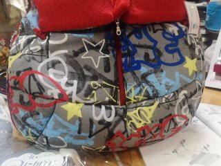 Saco para maxicosi con estampado graffiti