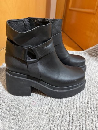 Botas negras con plataforma
