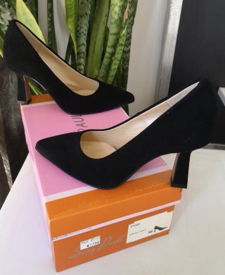 Sapatos de Salto Alto Pretos Tam. 36 - Novos
