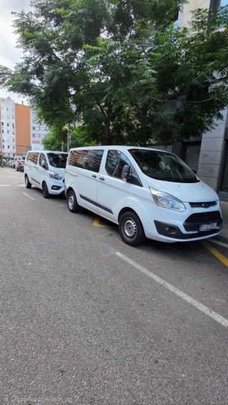 Alquiler y traslados.   Furgonetas 7-9 plazas