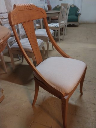 Silla de Madera Maciza Restaurada