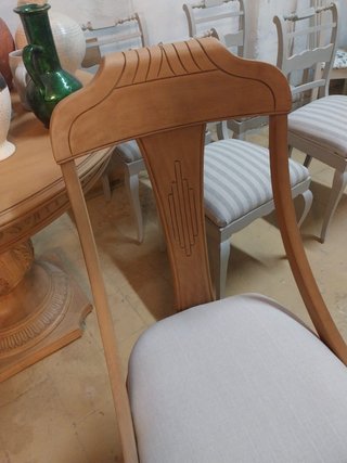 Silla de Madera Maciza Restaurada