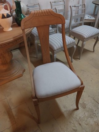 Silla de Madera Maciza Restaurada
