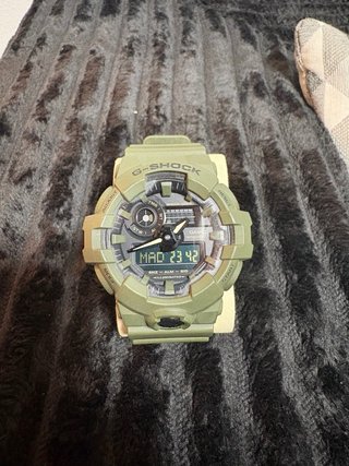Reloj Casio G-Shock 5522 Verde Oscuro