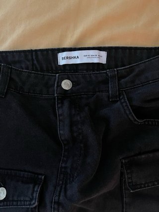 Falda vaquera cargo Bershka negra Talla L