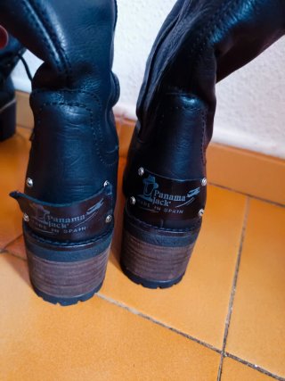 Botas Negras con Forro de Pelo