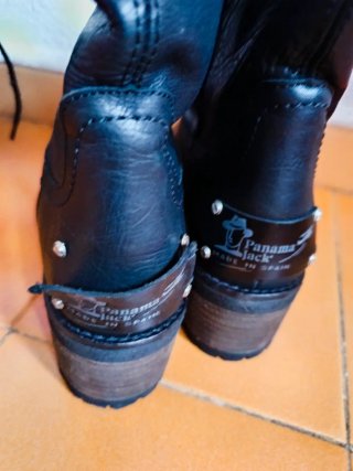 Botas Negras con Forro de Pelo