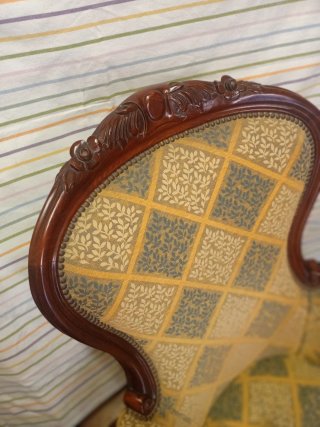 Sillón Clásico de Madera y Tela