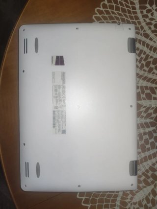 Lenovo IdeaPad 300S + Maletín y Ratón