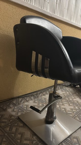 Sillón Peluquería Hidráulico Profesional Negro