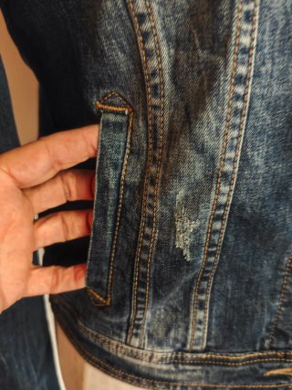 Chaqueta vaquera con perlas y lentejuelas