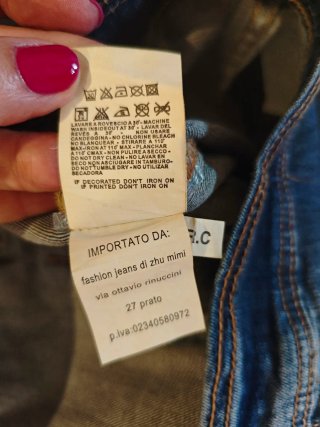 Chaqueta vaquera con perlas y lentejuelas